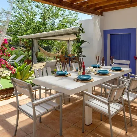 Torres * Santa Eularia des Riu