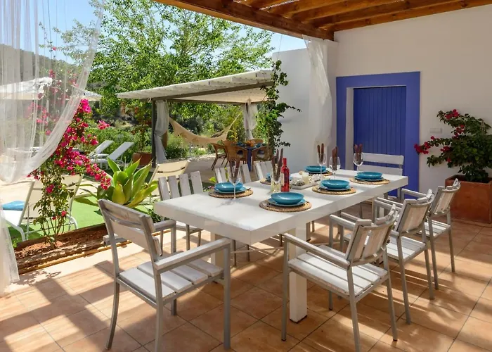 Torres * Santa Eularia des Riu